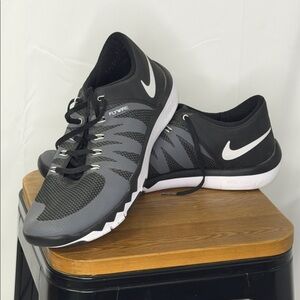 Nike Men's Free Trainer 5.0 v6 Training Shoes in Black and Gray
